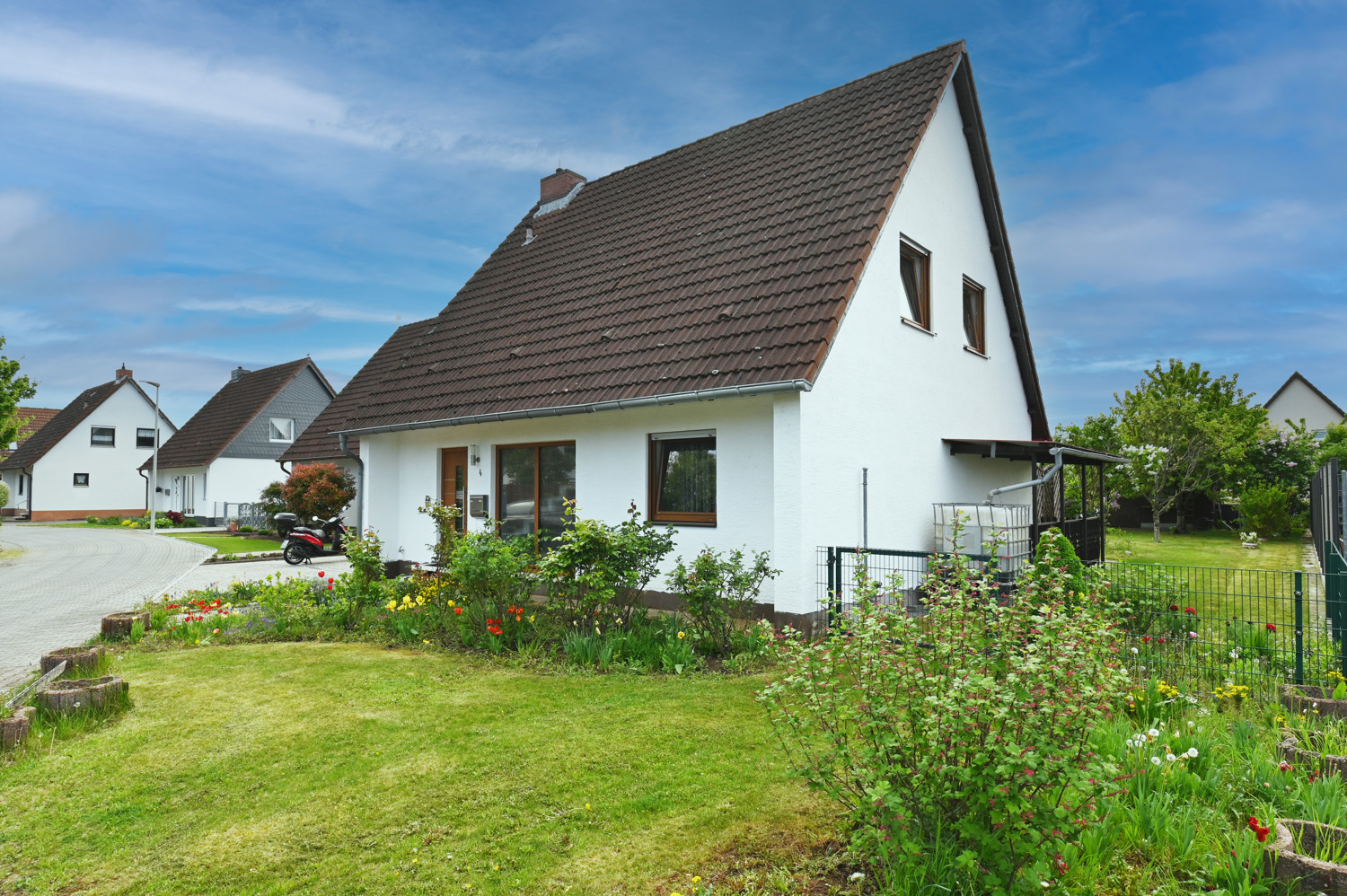 Wohnen mit Flair!
Freistehendes EFH mit großem Garten und in ruhiger Lage von Worms.