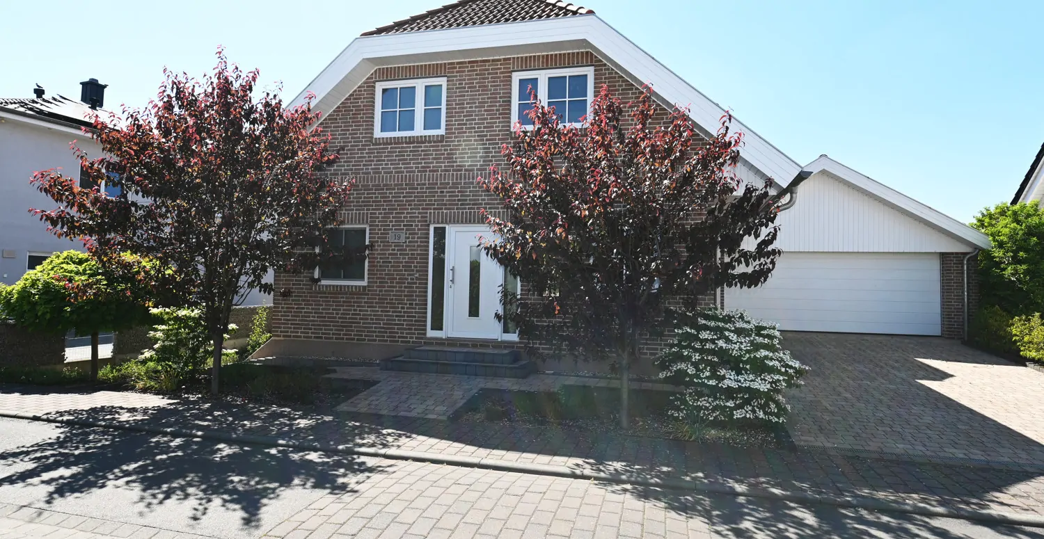 Exclusives EFH mit ELW und PV-Anlage für Ihr Familienglück!