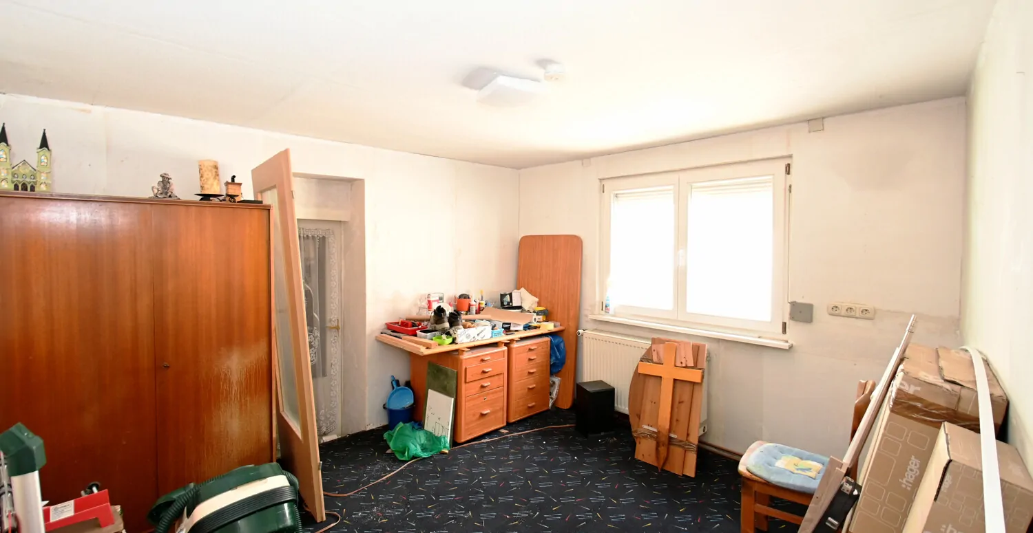 In zentrale Lage von Dolgesheim! Für Handwerker und Bauherren....