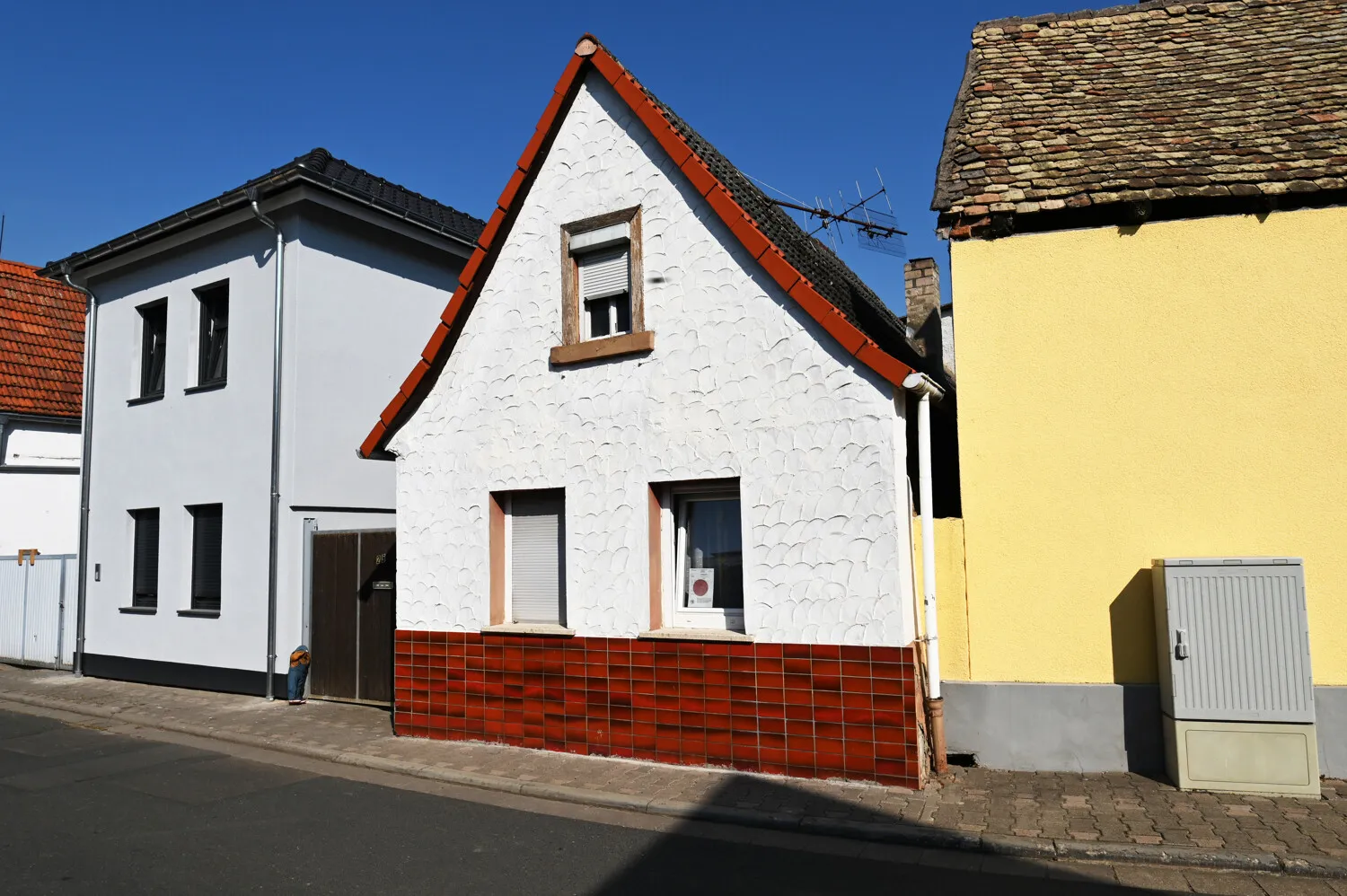 Idéalement situé à Dolgesheim ! Parfait pour les artisans et les constructeurs...