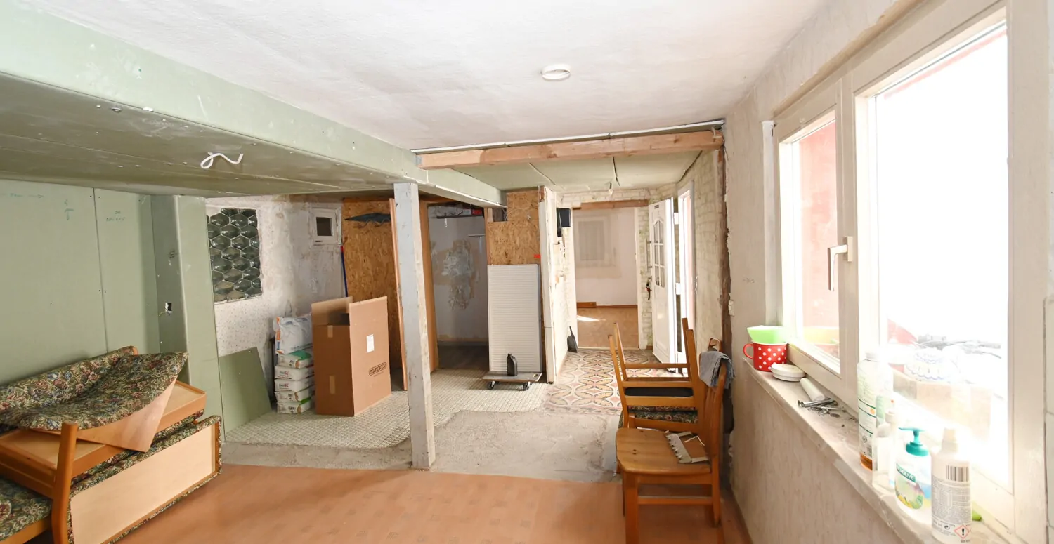 In zentrale Lage von Dolgesheim! Für Handwerker und Bauherren....