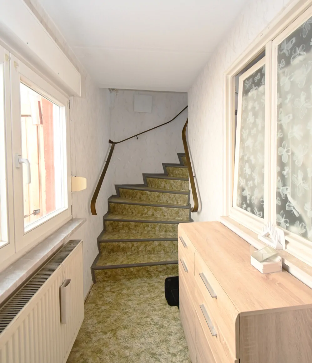 In zentrale Lage von Dolgesheim! Für Handwerker und Bauherren....