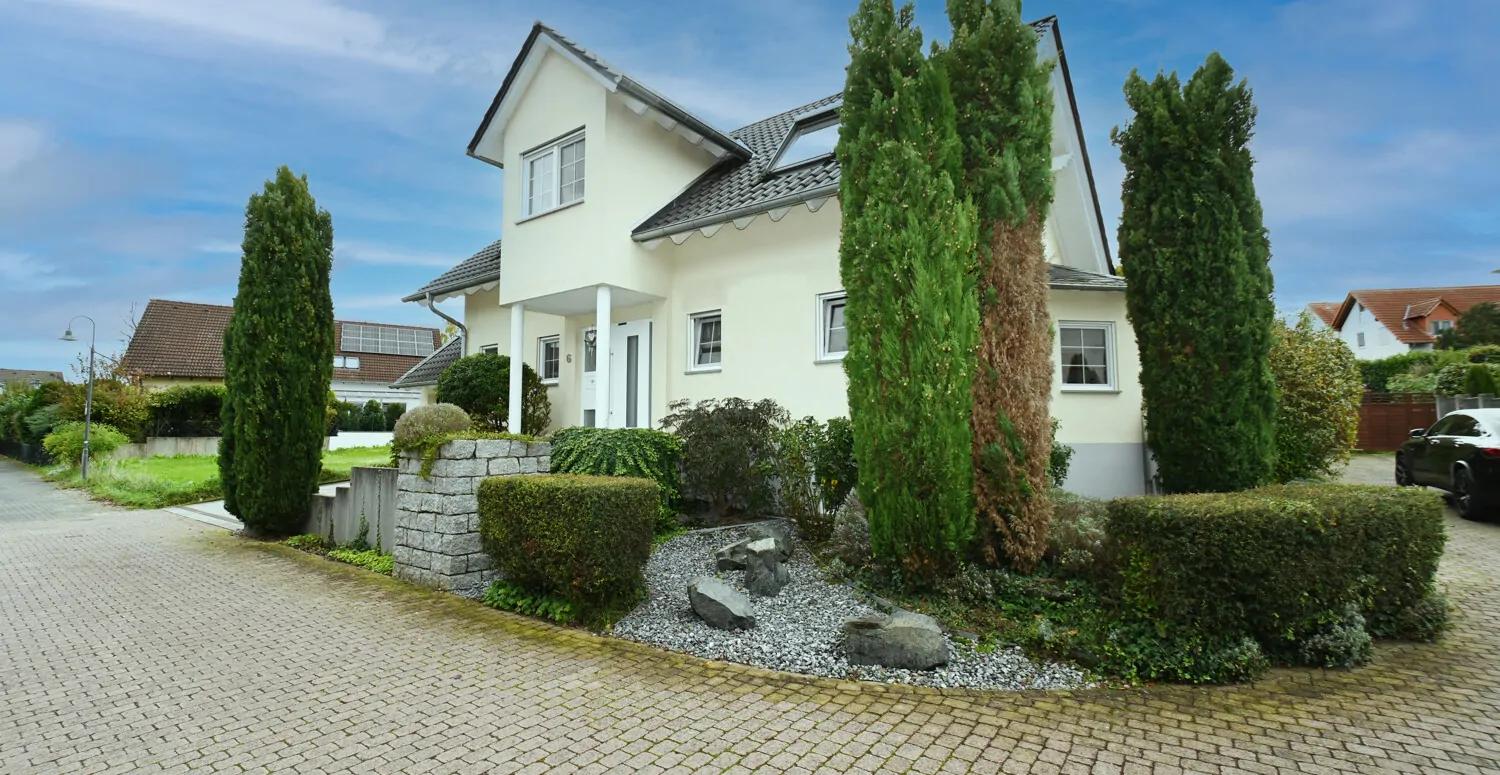 Freistehendes Einfamilienhaus: Großzügig leben in bester Lage von Nierstein