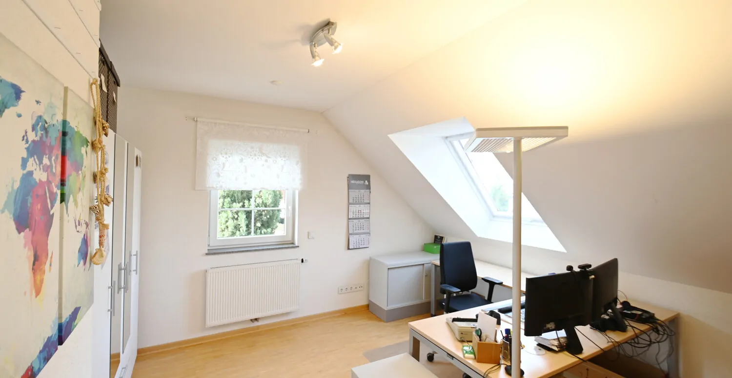 OG Büro/Kinderzimmer