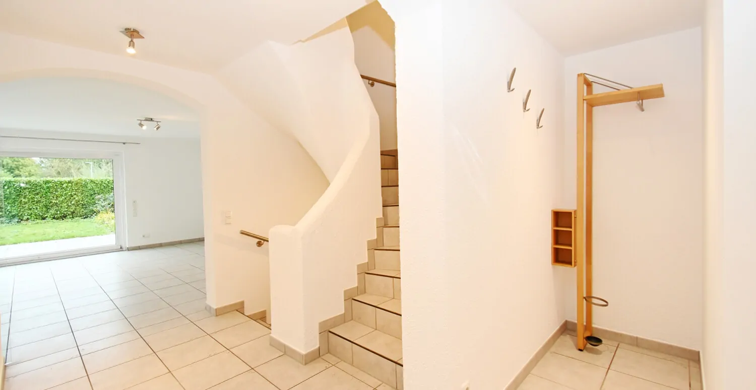 EG Flur mit Garderobe