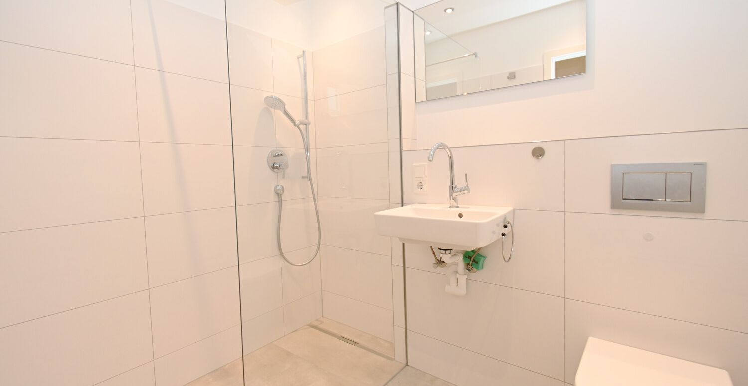 EG, Gäste WC mit Dusche
