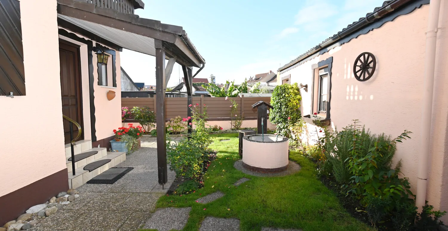 Gut erhaltenes EFH mit Garage & Carport sowie  pflegeleichtem Garten zu verkaufen!