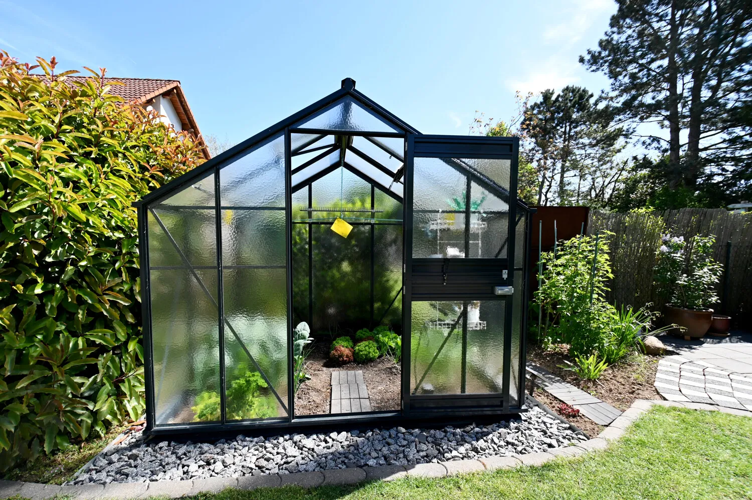 Maison familiale en pleine nature avec appartement indépendant, jardin bien entretenu avec étang et garage double pour le bonheur de votre famille !