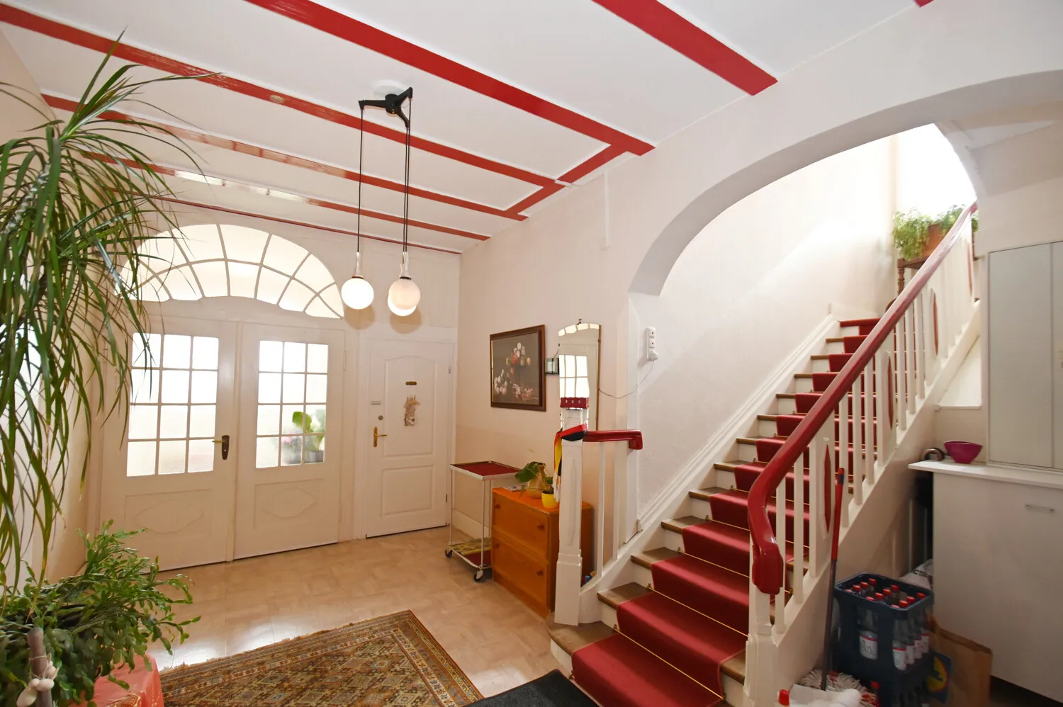 Charmante Villa als großzügiges Mehrfamilienhaus mit Gartenvielfalt