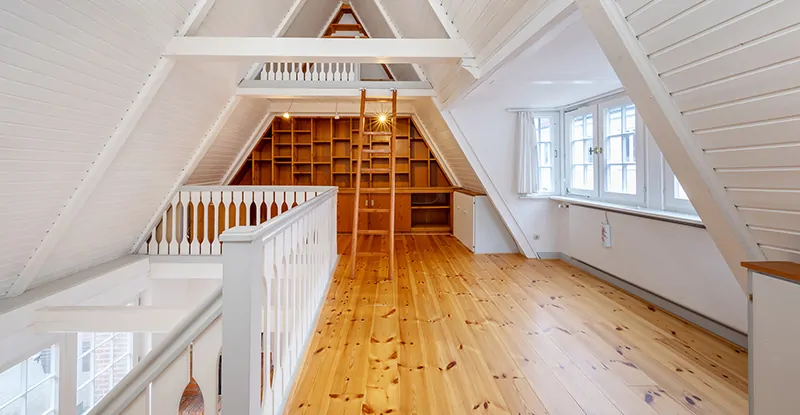 Großzügiges Stadthaus auf der Altstadtinsel mit Dachterrasse