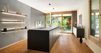 von_poll_real_estate_property_25251028_image_1