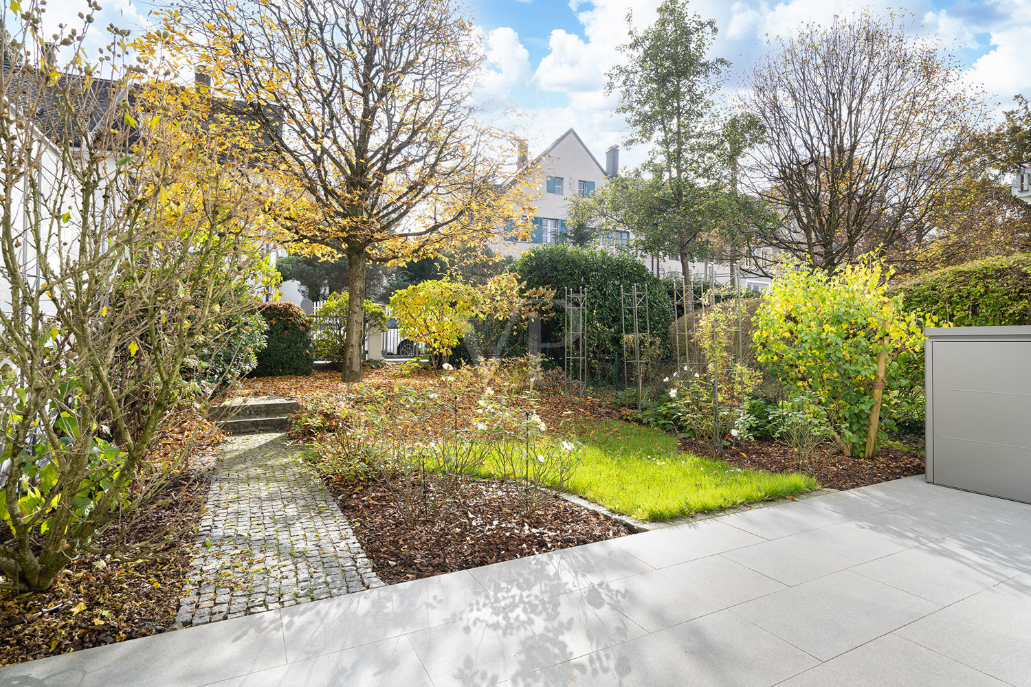 Terrasse mit Garten