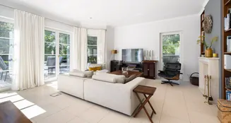 von_poll_real_estate_property_25251026_image_2