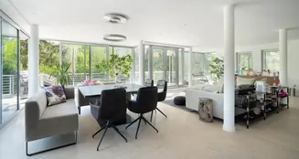 von_poll_real_estate_property_25251030_image_0