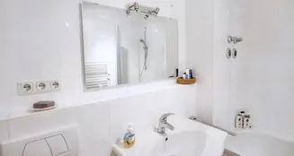 von_poll_real_estate_property_25251039_image_9