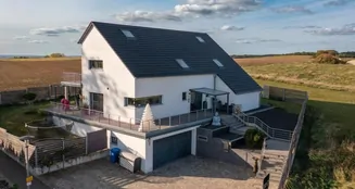 von_poll_real_estate_property_25248051_image_0