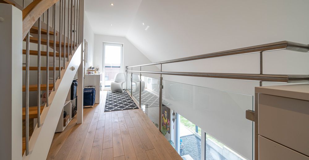 Galerie mit Zugang zum Balkon