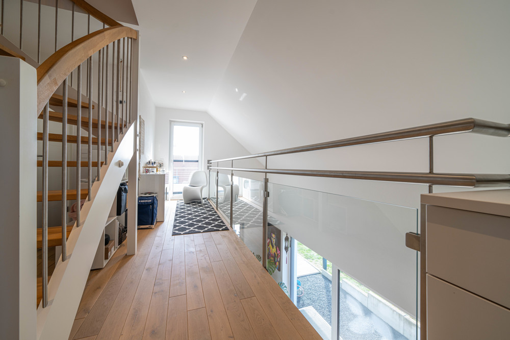 Galerie mit Zugang zum Balkon