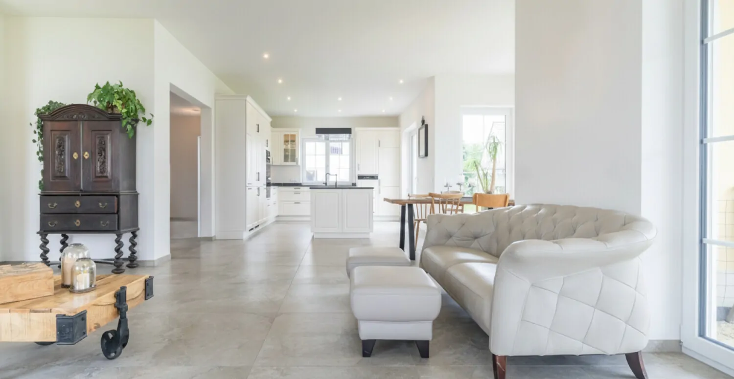 Ihr schlüsselfertiges Familiendomizil mit Stil, Substanz und Komfort - Einziehen statt Planen