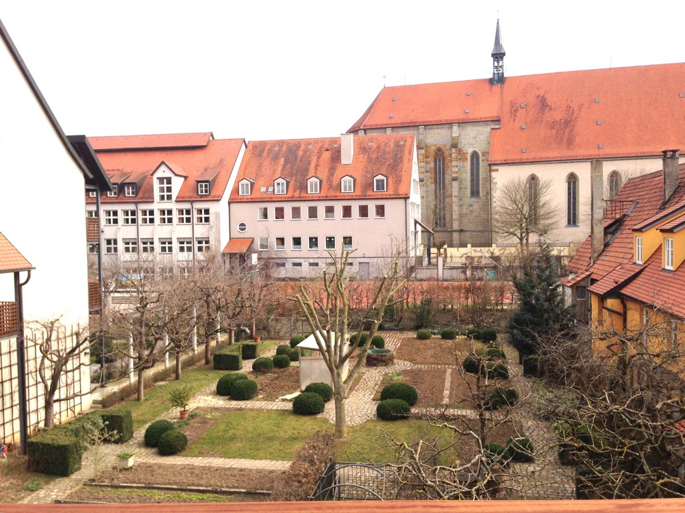 Blick in den Klostergarten