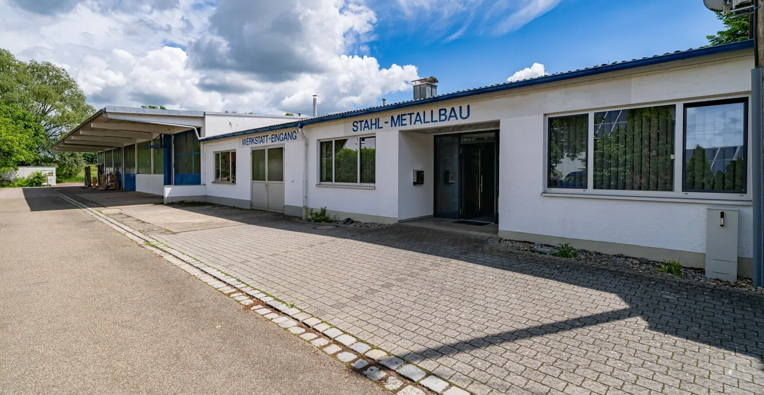 Werkstatt, Halle und Bürogebäude mit vielen Nutzungsmöglichkeiten und Baureserve bei Nördlingen