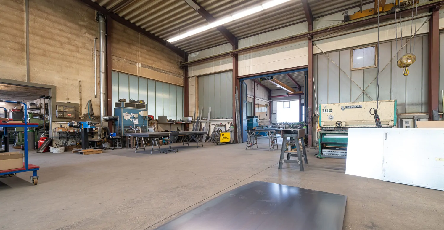 Werkstatt, Halle und Bürogebäude mit vielen Nutzungsmöglichkeiten und Baureserve bei Nördlingen