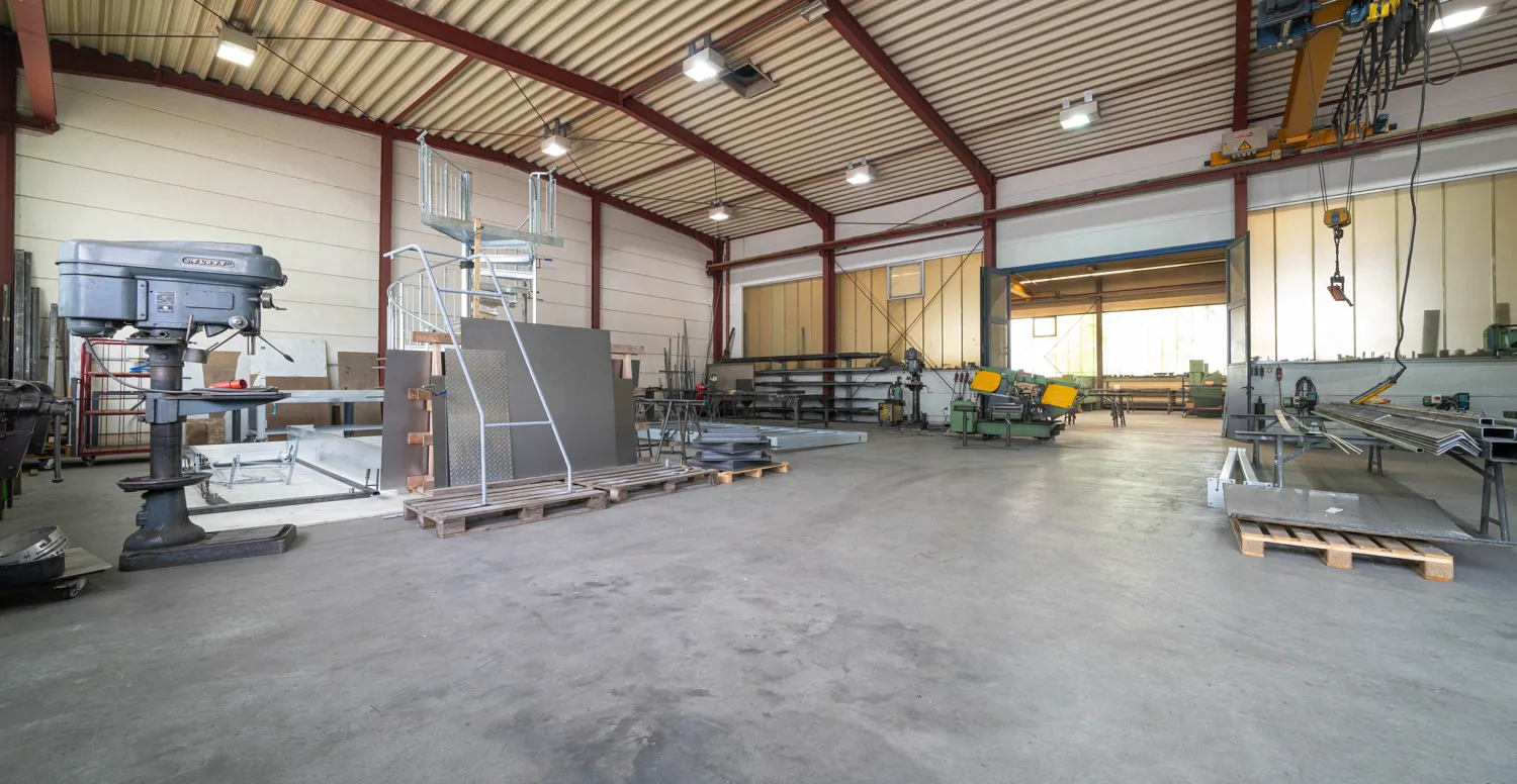 Werkstatt, Halle und Bürogebäude mit vielen Nutzungsmöglichkeiten und Baureserve bei Nördlingen