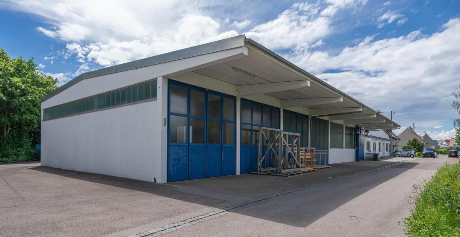 Werkstatt, Halle und Bürogebäude mit vielen Nutzungsmöglichkeiten und Baureserve bei Nördlingen