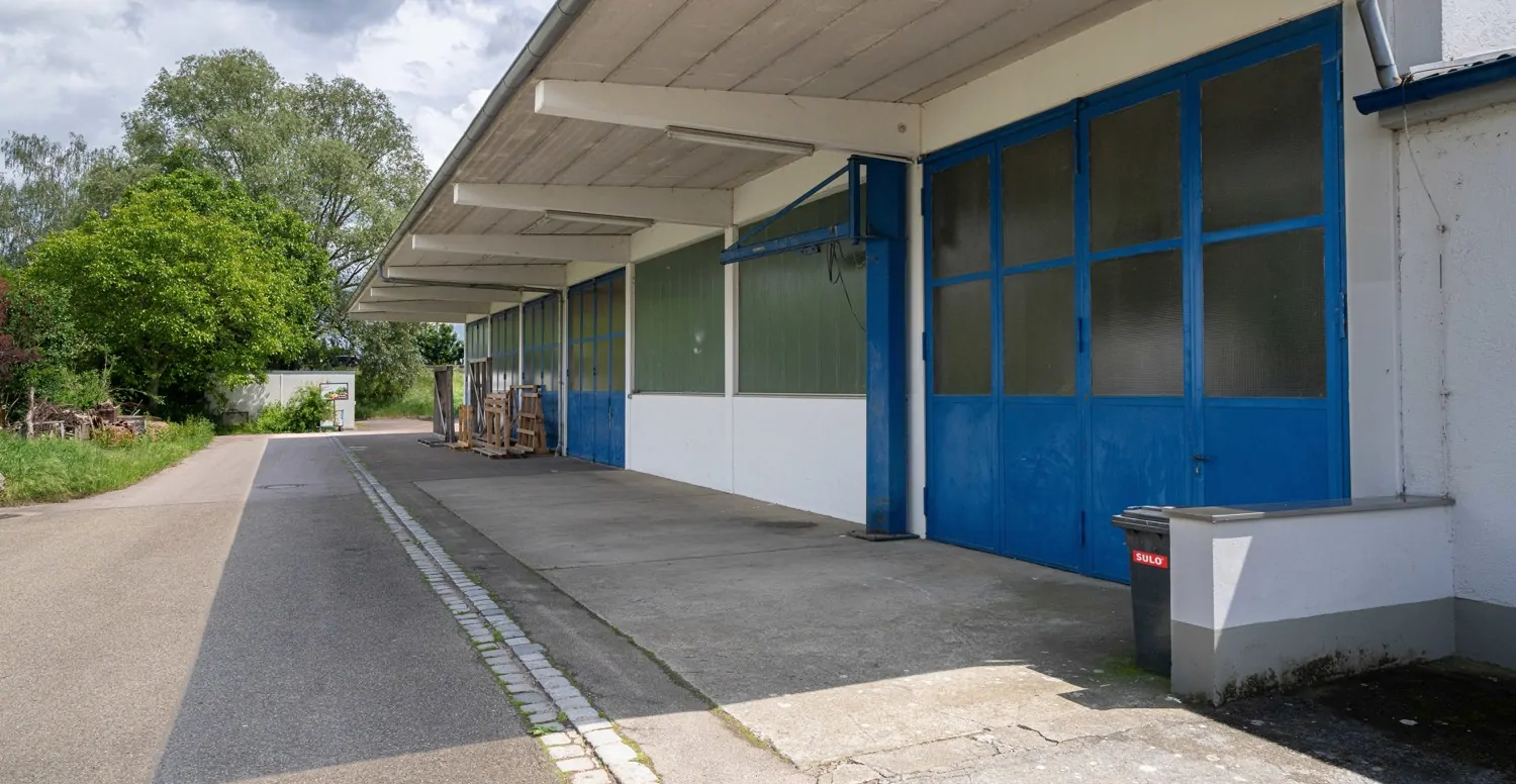 Werkstatt, Halle und Bürogebäude mit vielen Nutzungsmöglichkeiten und Baureserve bei Nördlingen