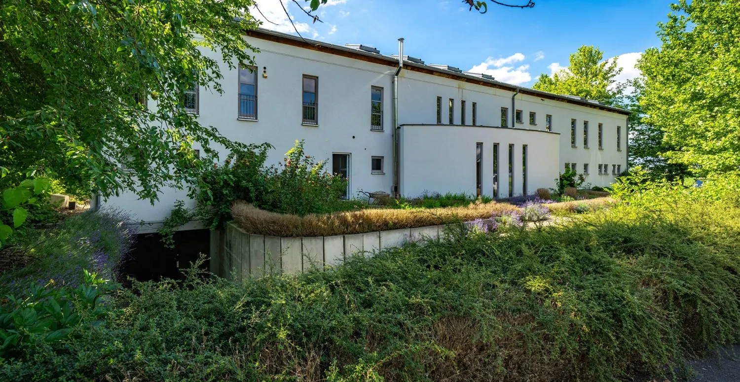 Attraktive Gewerbeimmobilie mit vielseitigen Nutzungsmöglichkeiten und charmantem Ambiente