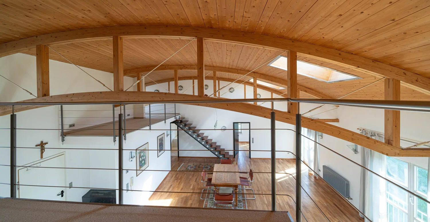 Attraktive Gewerbeimmobilie mit vielseitigen Nutzungsmöglichkeiten und charmantem Ambiente