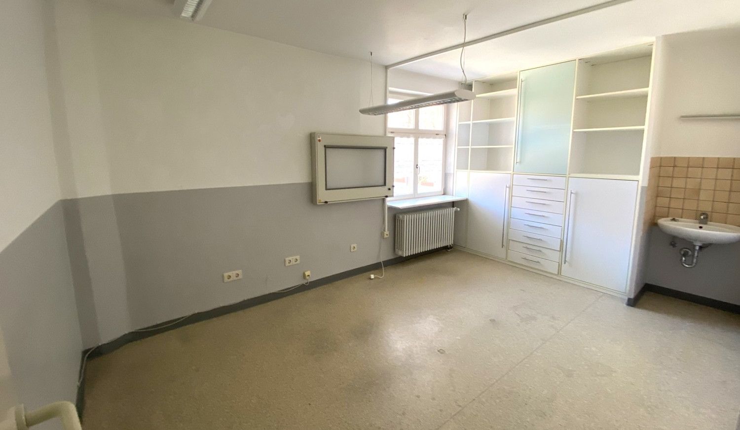 Großzügige und etablierte Praxis- Bürofläche mit Aufzug in der Nördlinger Altstadt