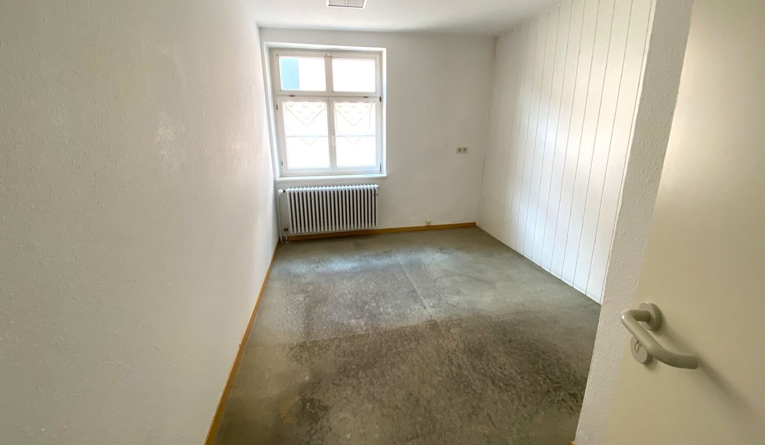 Großzügige und etablierte Praxis- Bürofläche mit Aufzug in der Nördlinger Altstadt