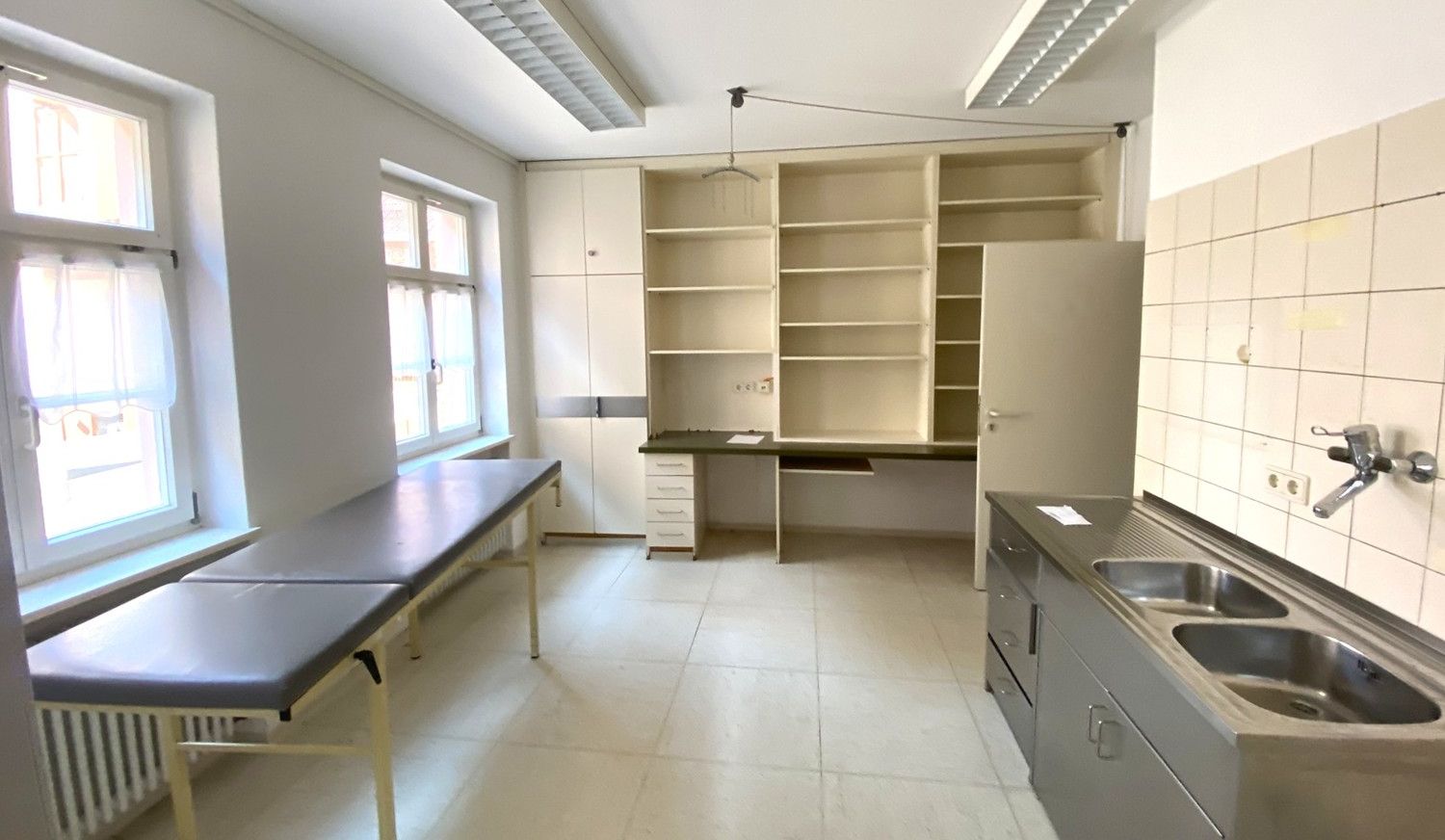 Großzügige und etablierte Praxis- Bürofläche mit Aufzug in der Nördlinger Altstadt