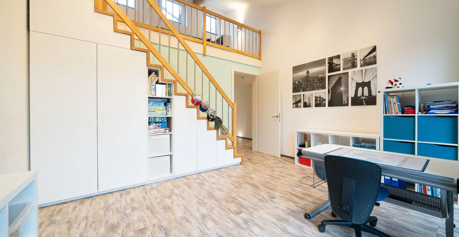 Maisonette-Kinderzimmer für unterteilte Wohnbereiche