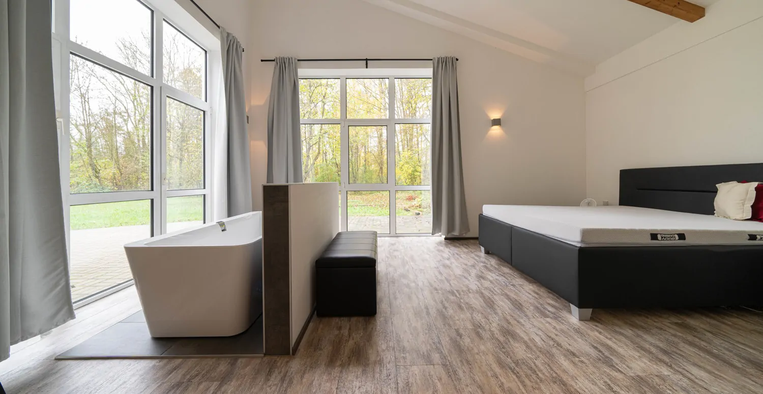 Edles Schlafzimmer mit moderner Ausstattung