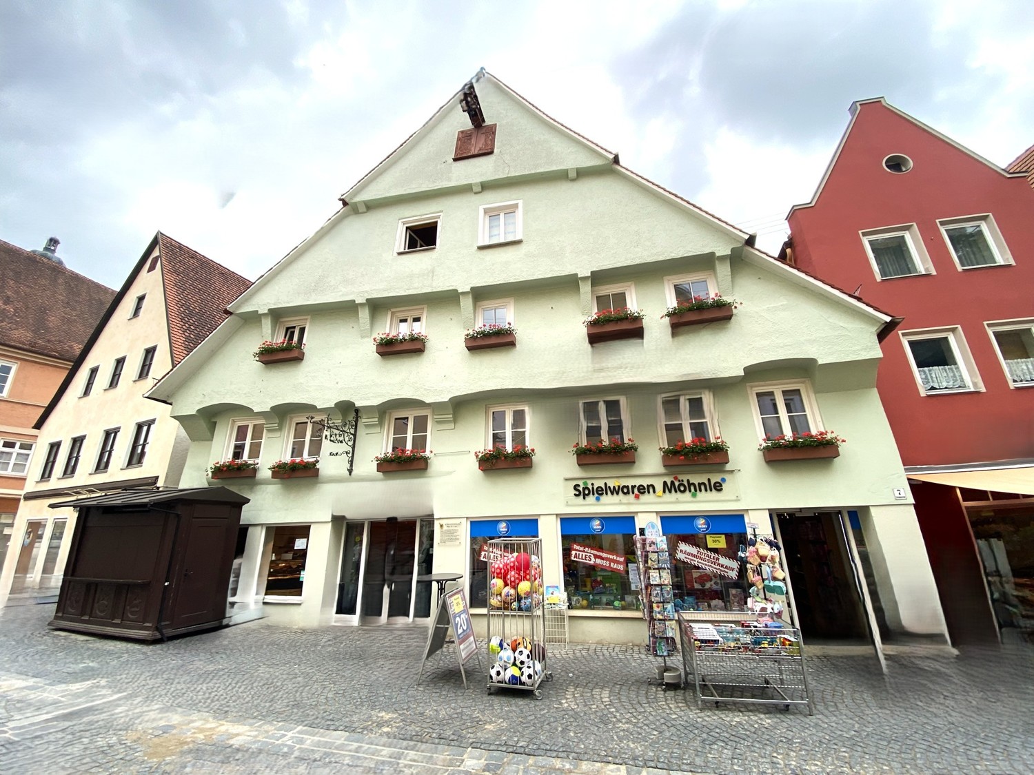 Seltenes Angebot - Ladengeschäft in 1A-Lage in der Nördlinger Fußgängerzone mit ca. 300m²