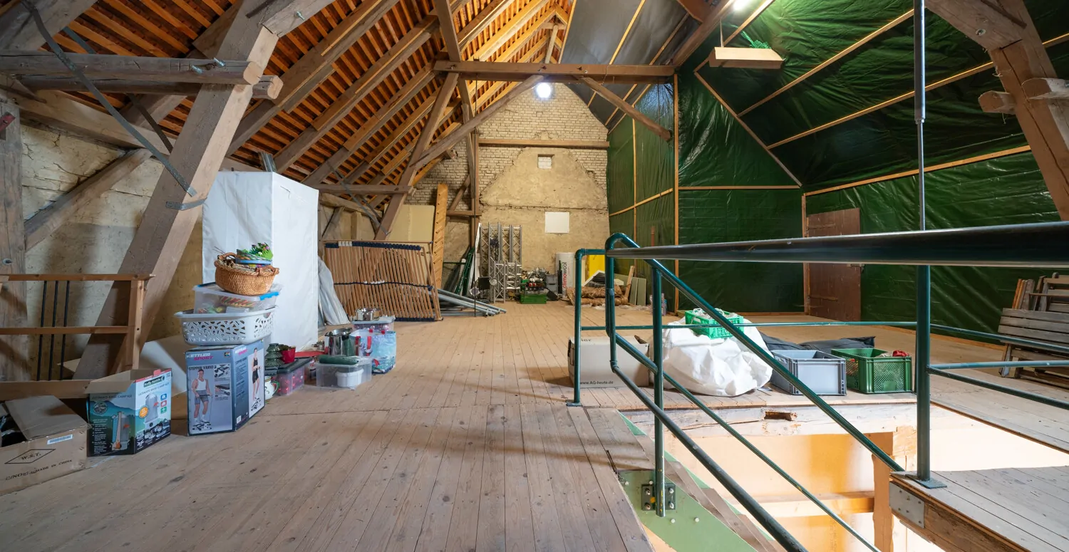 Ein Anwesen, das mehr kann! Pferde, Autos oder Hightech - hier haben Sie alle Möglichkeiten