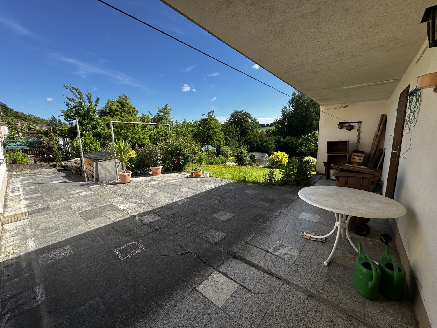 Einfamilienhaus mit Garage auf großem Grundstück in Harburg