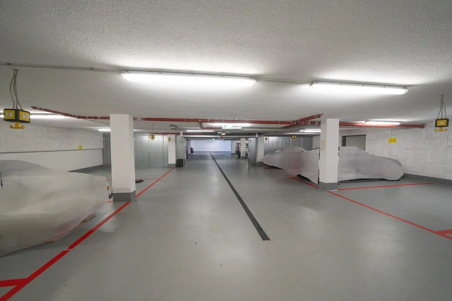 Tiefgarage für 18 Pkw und Fahrräder