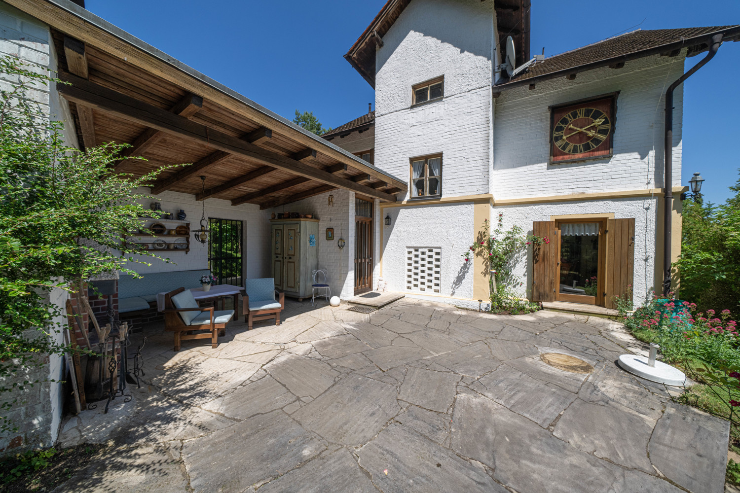 Charmante Villa in Alleinlage mit Weitblick – Ein Refugium mit Charme und Geschichte in Ebermergen