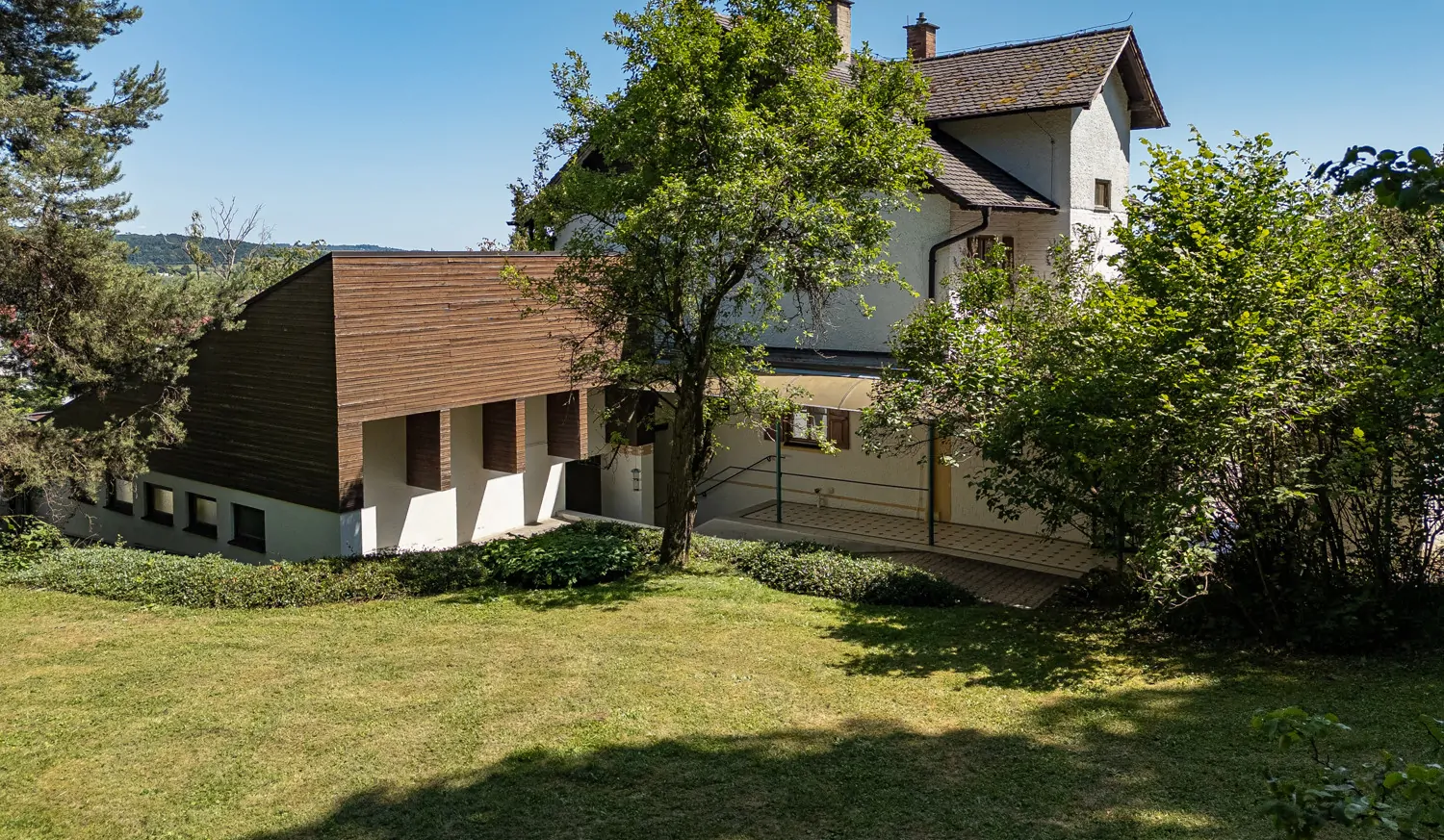 Charmante Villa in Alleinlage mit Weitblick – Ein Refugium mit Charme und Geschichte in Ebermergen