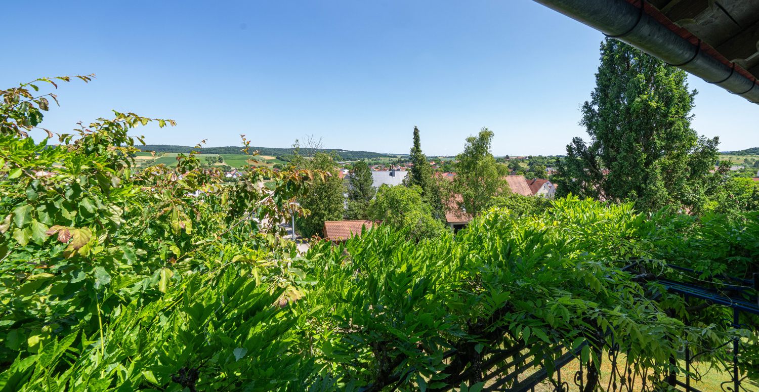 Charmante Villa in Alleinlage mit Weitblick – Ein Refugium mit Charme und Geschichte in Ebermergen