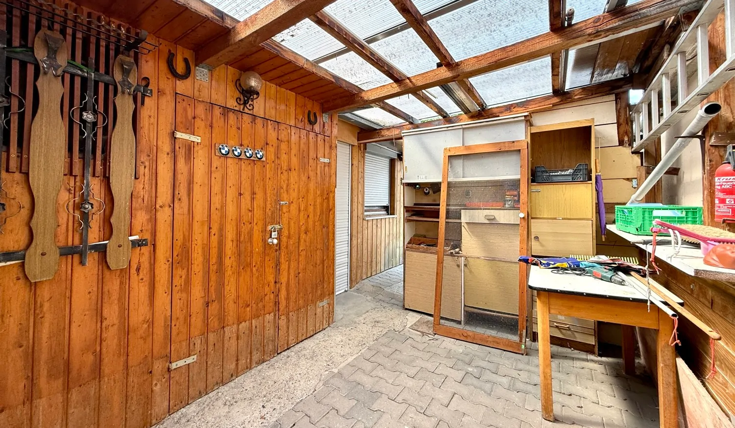 praktische Nebengebäude