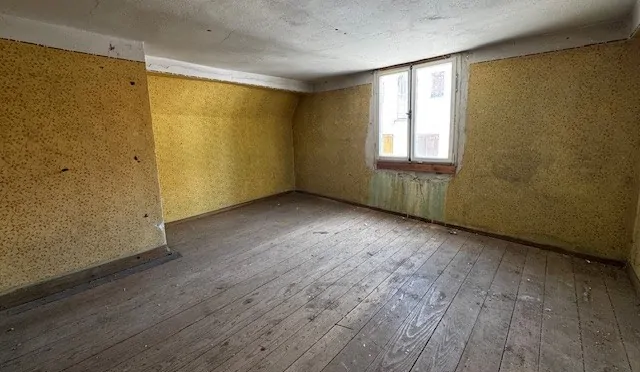 Reizvolles Altstadthaus mit Garage, Dachterrasse und viel Potenzial