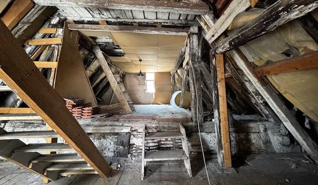 Reizvolles Altstadthaus mit Garage, Dachterrasse und viel Potenzial