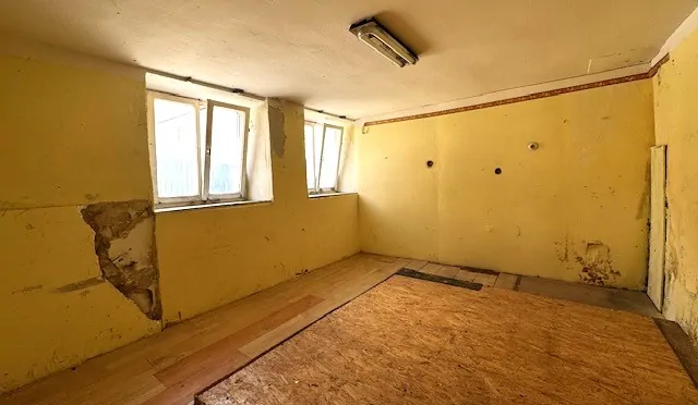 Reizvolles Altstadthaus mit Garage, Dachterrasse und viel Potenzial