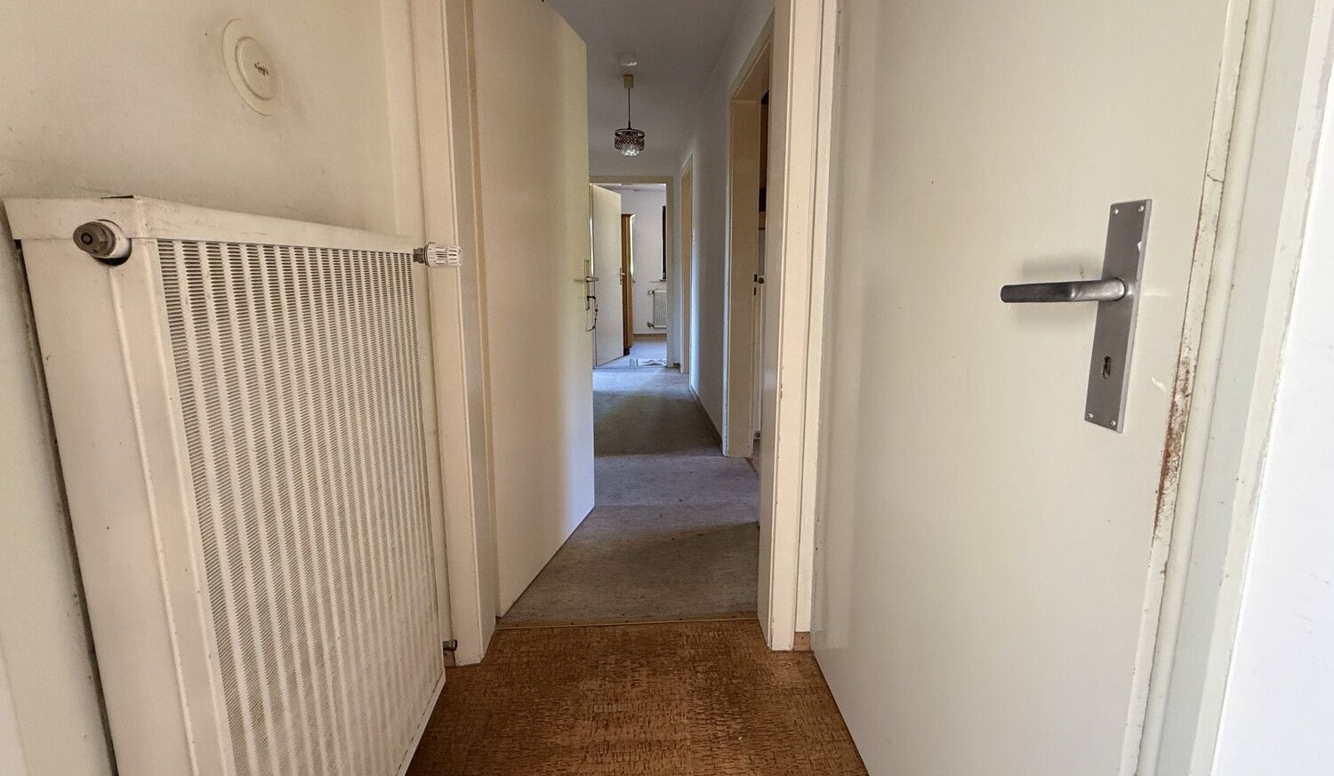 Flur Altbau EG
