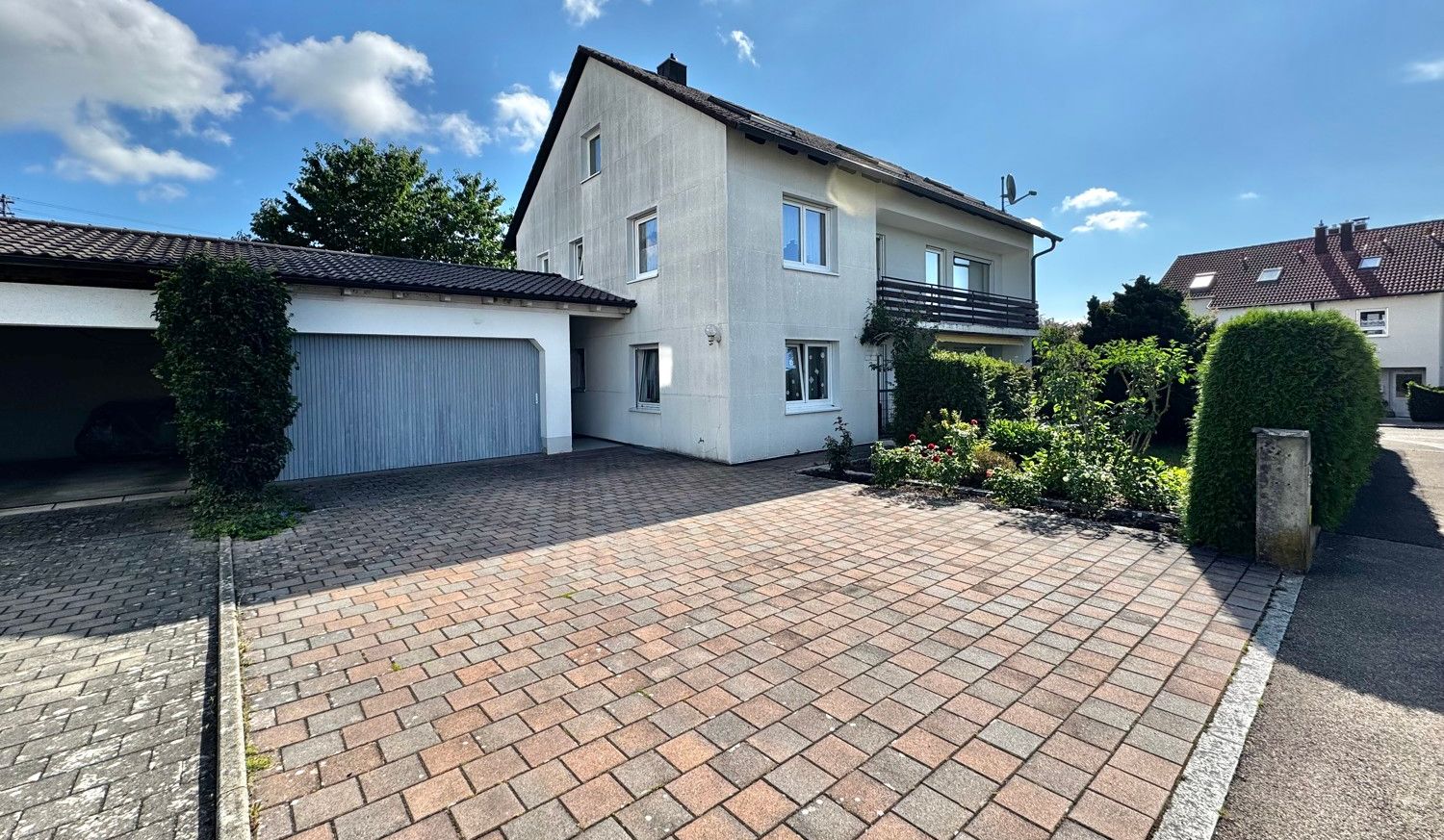Vermietetes Zweifamilienhaus mit Garage und Garten in Riedlingen