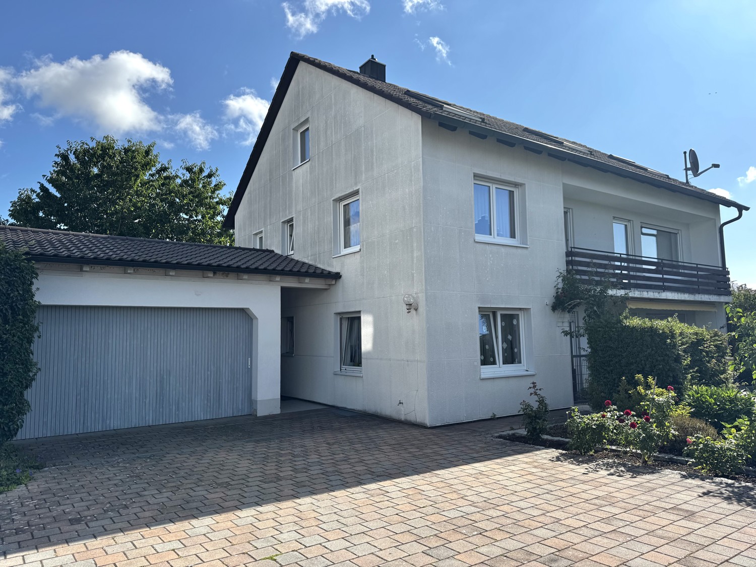 Vermietetes Zweifamilienhaus mit Garage und Garten in Riedlingen